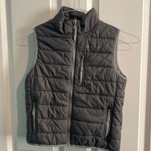 NWOT vineyard Vines kids vest